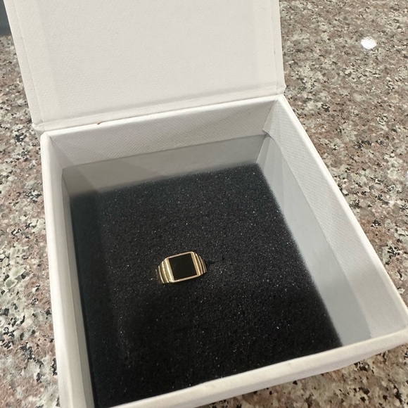 Mini enamel signet ring - Picture 6 of 9